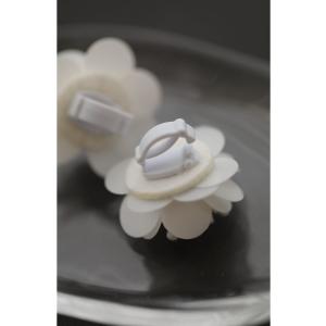 靴に一花添えるクリップ型フラワーアクセサリーの詳細画像1