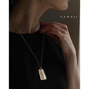 アンティーク風な質感のゴールドプレートネックレス