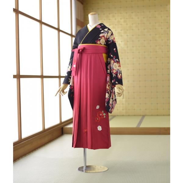 袴 レンタル 卒業式 女子袴 レンタル  着物 黒地四季の花吹雪  袴 ピンクぼかし椿刺繍 91cm...