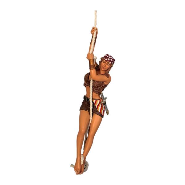 ロープにぶら下がる女海賊 FRPオブジェ