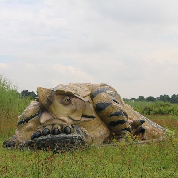 眠るアンキロサウルス FRP恐竜オブジェ