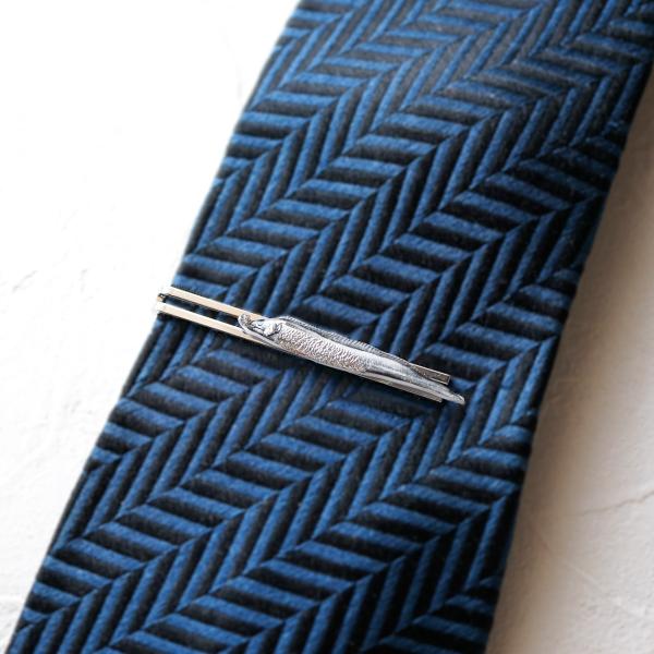 リュネット 太刀魚 スワロフスキー付き ネクタイピン シルバー