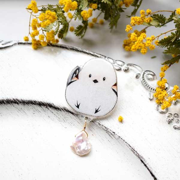 リュネット 手描き シマエナガ ブローチ 淡水パール ゆらゆら