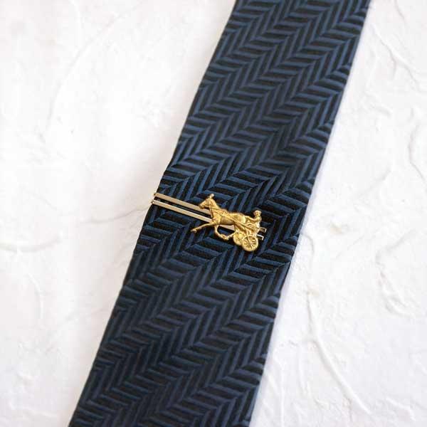 ノンサッチ 英国アンティーク調 馬車 USA製真鍮 ネクタイピン