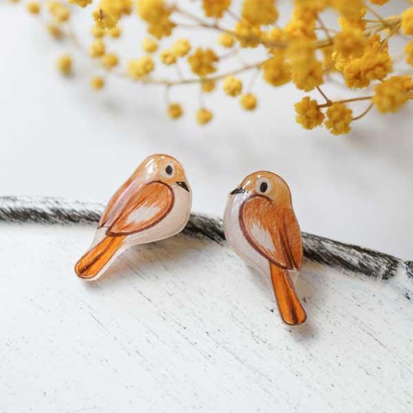 リュネット 手描き ぷっくり 手乗り小鳥 ジョウビタキ メス チタンピアス ［イヤリング可]