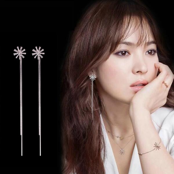 ピアス 揺れる 2way ロングチェーンピアス 太陽 星 CZダイヤ アクセサリー 誕生日  女性 ...