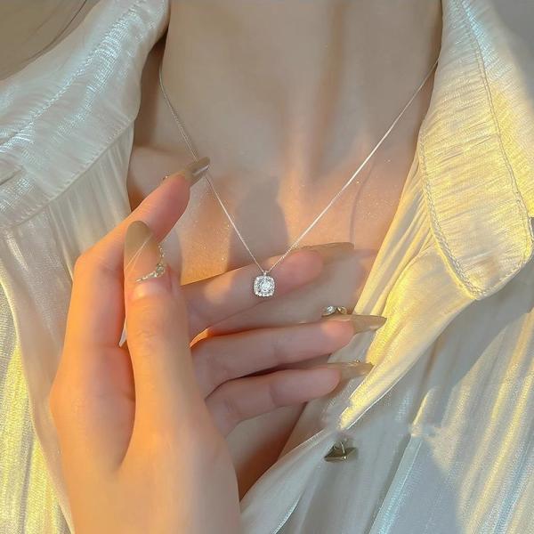 ネックレス レディース 一粒 CZダイヤモンド 小ぶり 四角 豪華 ニッケルフリー プラチナコーティ...