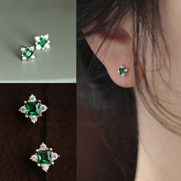 ピアス レディース 18金仕上げ 花 小さめ エメラルド スワロフスキー ジルコニア採用 アレルギー...