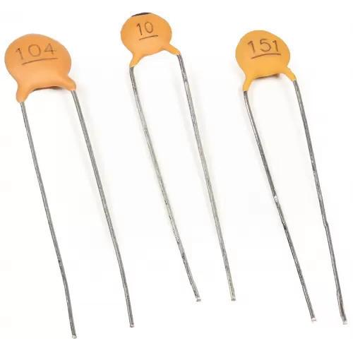 コンデンサ Capacitor - 50V, Ceramic Disc, ± 10%, 820 pF...