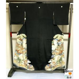 【中古】留袖 正絹 黒地に御所車模様 五つ紋付黒留袖 アンティーク 裄62cm Sサイズ｜fukufukukimono