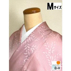 【中古】小紋 正絹 薄ピンク地に枝葉模様 裄64cm Mサイズ｜fukufukukimono