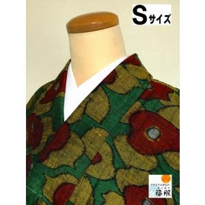 中古 紬 正絹 黒地に椿文様 単衣着物 裄64cm Sサイズ あすつく｜fukufukukimono