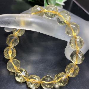 神聖幾何学フラーレン　４mm AAA 天然水晶使用 神聖幾何学フラーレン水晶✨水晶オーラ4mm✨宇宙エネルギー✨美しい