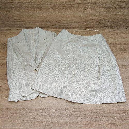 ◇ WHITE JOOLA ホワイトジョーラ フォ−マル セレモニ− ひざ丈 スカ−トスーツ サイズ...