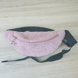 ◇ a.v.v ボア ボディバッグ ピンク レディース E