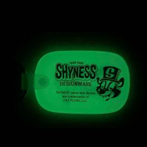 SHYNESS 蓄光 キーホルダー キャラクタ...の詳細画像3