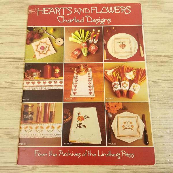 手芸系[花とハートのクロスステッチ図案集 HEARTS AND FLOWERS Charted De...