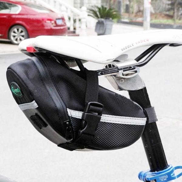 自転車用サドルバッグ ブラック 小型軽量 145g 耐久/対候性抜群 600Dナイロン製 反射テープ...