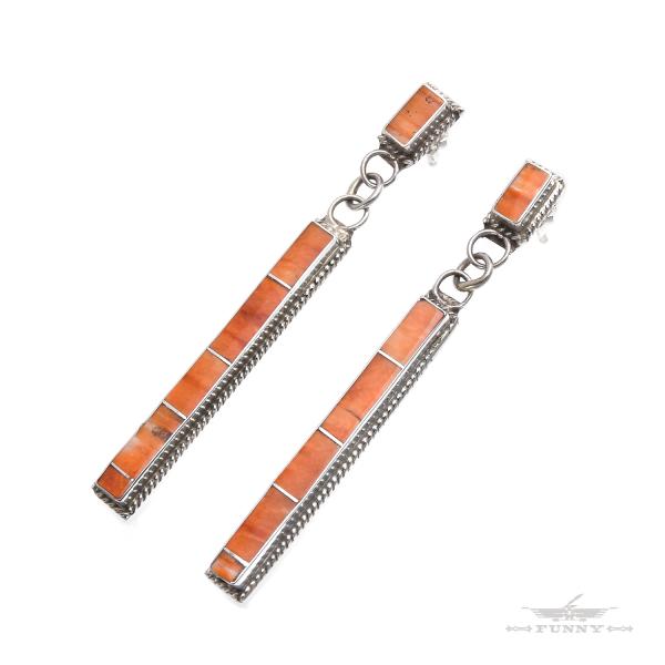 FUNNY公式ストア ズニ族 Ricky Booqua スパイニーオイスター インレイ ピアス イン...