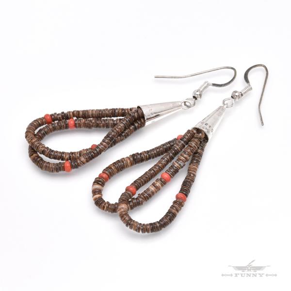 FUNNY公式ストア サントドミンゴ族 ヒシ ピアス オリーブシェル コーラル インディアンジュエリ...