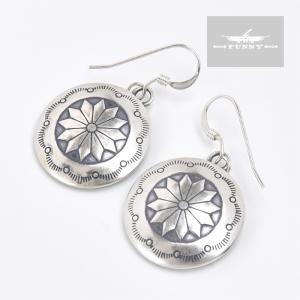 インディアンジュエリーnavajoナバホ オニキス×シルバービーズピアス Indian Jewelry FUNNY公式ストア ナバホ族 オニキス ピアス