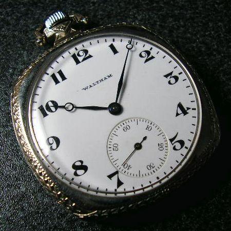 WALTHAM装飾入りケース、アンティーク手巻き懐中時計
