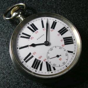 ウォルサム WALTHAM 懐中時計 ローマ彫刻 手巻き式 ゴールド 文字盤 2