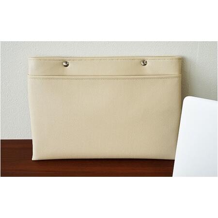 ふるさと納税 PVCレザーパソコンケース（クラッチバッグ）「match」13インチ用（ベージュ） N...