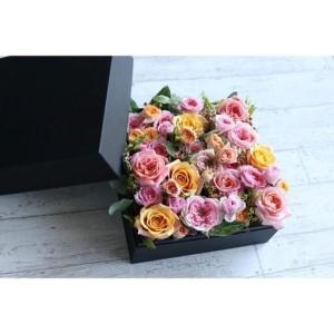 ふるさと納税 季節の厳選花材を使ったボックスフラワーアレンジメント（30本〜40本） 愛知県名古屋市