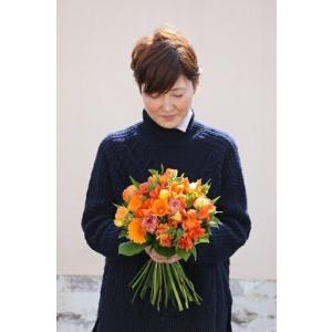 ふるさと納税 季節の花束と花瓶のセット Mサイ...の詳細画像1