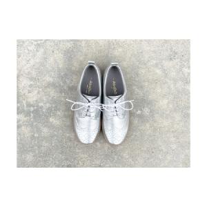 ふるさと納税 軽量メダリオンシューズ　【シルバー / サイズ　24.5センチ】 兵庫県神戸市