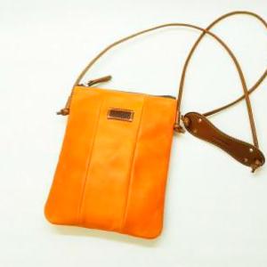 ふるさと納税 革 ポシェット バッグ 「三嶋柄入り」ハンドメイド牛革ポシェット＜キャメル＞ バッグ やわらかい 牛革 かわいい ハンドメイド お.. 静岡県三島市