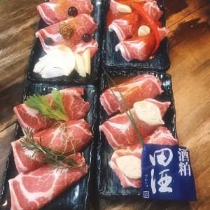 ふるさと納税 つがる豚　4味(フォーテイスト)青森県産豚肩ロース　800g【配送不可地域：離島】【1...