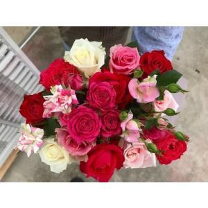 ふるさと納税 【定期便：12カ月】國枝バラ園から直送！Flower Bouquet（20本の花束）おまかせ　　薔薇 ばら バラ 花束 お祝い プレゼント 誕生日.. 滋賀県守山市