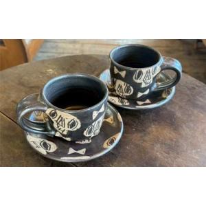 ふるさと納税 陶磁器・漆器・ガラス 沖縄県 読谷村 工房十鶴 ５寸皿とマグカップ（ドクロ柄）4点セット やちむん 人気商品 陶器 読谷村 沖縄 数量限定 工房十…