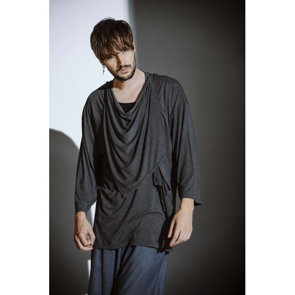 NO ID. ノーアイディー　フリルストールディープＶ／Ｎ−Ｔ　ニット