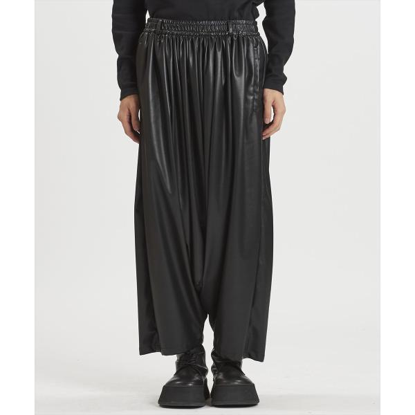 NO ID. ノーアイディー　シンセティックレザーサルエルトラウザーズ