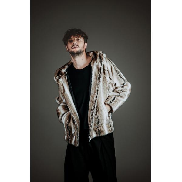 NO ID. ノーアイディー　フェイクファーＢＩＧフーデッドＢＬＺ　ブルゾン