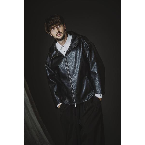 NO ID. ノーアイディー　シンセティックレザーＢＩＧフーデッドＢＬＺ　ブルゾン