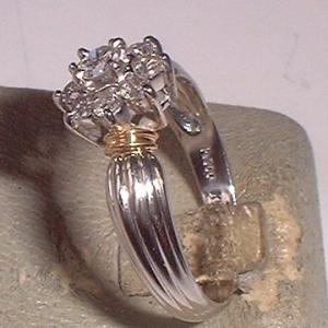 CHANEL シャネル プラスチック クリアリング 四葉 クローバー