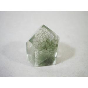 ガーデンクォーツポイント（庭園水晶六角柱）苔などが風景を造形する