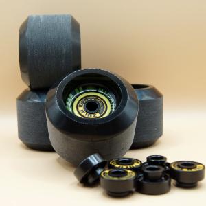 粗い路面もカービング＆スラッシュ！ 72mmソフトスケートボード