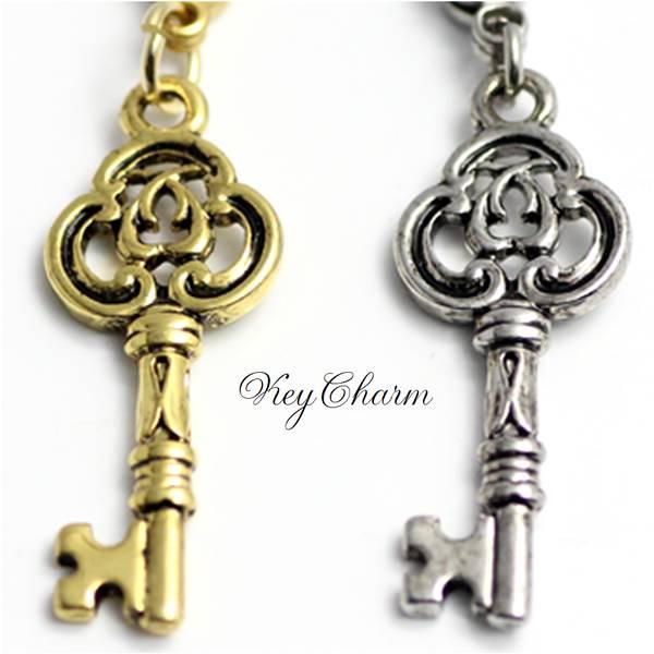 ミニ鍵モチーフチャーム（ 2色から選べます ） / 20代 30代 40代 人気 /ジーラブ