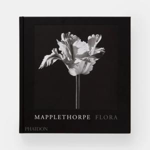 Mapplethorpe Flora: The Complete Flowers by Robert Mapplethorpe ロバート・メイプルソープ｜g-tsutayabooks