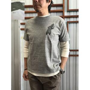 Christopher Brown　クリストファーブラウン【SALE】　イラストプリントTシャツ　　White 　Grey｜gaku-shop