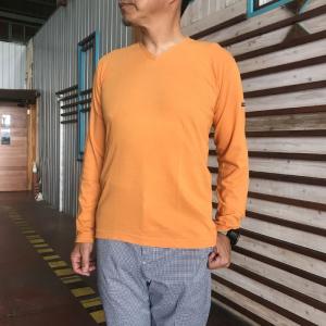 FilMelange【SALE】フィルメランジェ VネックロングスリーブTシャツ DELUCA　永久定番シンプルなVネックロングスリーブTシャツ　APRICOT　ORANGE｜gaku-shop