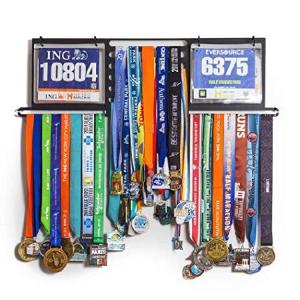 デラックス BibFOLIO+ レース用ビブ＆メダルディスプレイ 壁掛けメダルハンガー メダル100個以上 レース用ビブ200個｜galaxy-usa
