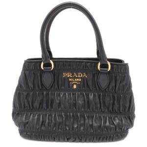 超美品 PRADA プラダ ショルダーポーチ サフィアーノ トラベル ミニポーチ 2TT105 ブラック シルバー金具 レザー ユニセックス ミニバッグ【本物保証】 PRADA - 超美品 PRADA プラダ ショルダーポーチ サフィアーノ トラベル