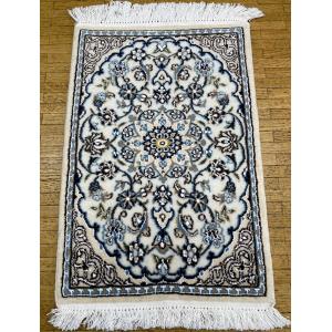 ペルシャ絨毯 ナイン産 本物 手織りウール玄関マット 本物イラン産 楽天市場】ペルシャ絨毯 【本物イラン産】 ナイン産 マット アイボリー