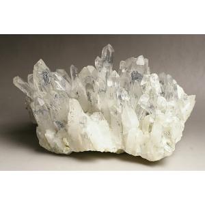 スティブナイトインクォーツクラスター ルーマニア産